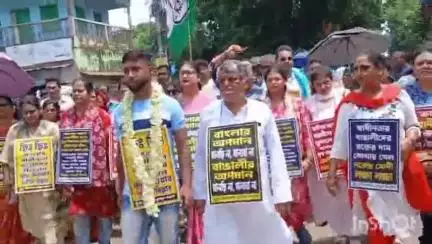 চুঁচুড়া-মগরা: চুঁচুড়ায় প্রতিবাদ মিছিল করল বিধায়ক