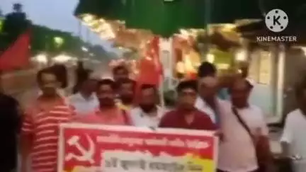 মগরাহাট ২: ৯ই জুলাই ধর্মঘটীদের ওপর পুলিশি আক্রমণের প্রতিবাদে ধামুয়া রেলস্টেশন এলাকায় সিপিএমের পক্ষ থেকে প্রতিবাদ মিছিল