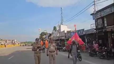 सहारनपुर: गागलहेड़ी थाना प्रभारी ने थाना क्षेत्र के कावड़ मार्ग पर स्वयं ड्रोन कैमरा उड़ा कर की निगरानी