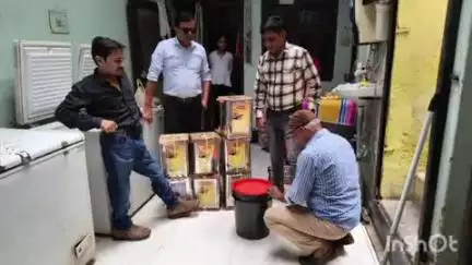 अंबाह: त्योहारों पर मिलावटखोरों पर सख्ती, अम्बाह में डेयरियों पर हुई कार्रवाई