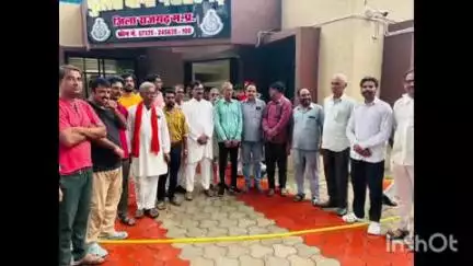 नरसिंहगढ़: अखिल भारतीय महासभा नरसिंहगढ़ ने हरदा में दुर्व्यवहार को लेकर नरसिंहगढ़ थाने में दिया ज्ञापन