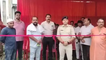 जामताड़ा: NH 419 मिहिजाम मुख्य मार्ग पर थाना प्रभारी ने फीता काटकर कांवरिया शिविर का उद्घाटन किया