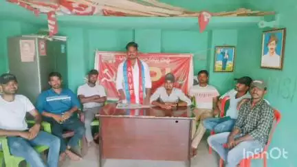 ఆలూరు: నిరుద్యోగ భృతి అమలు చేయాలని, రేపు కలెక్టర్ కార్యాలయం ముట్టడి :AIYF జిల్లా సహాయ కార్యదర్శి రమేష్ పిలుపు
