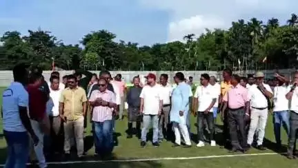 কুমারগ্রাম: কুমারগ্রাম চা-বাগানে শুরু হল ডুয়ার্স গোল্ড কাপ ফুটবল টুর্নামেন্ট, প্রথম ম্যাচে জয়ী দার্জিলিং এফসি