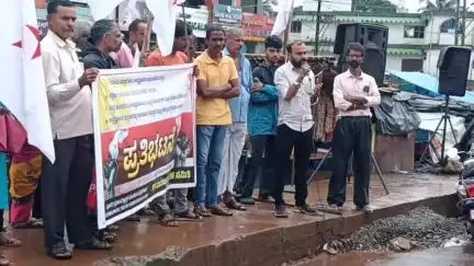 ಮಂಗಳೂರು: ಅವೈಜ್ಞಾನಿಕ ಕಾಮಗಾರಿ ವಿರುದ್ಧ ಡಿವೈಎಫ್ಐ ನೇತೃತ್ವದಲ್ಲಿ ವಾಮಂಜೂರು ಜಂಕ್ಷನ್ ಬಳಿ ಪ್ರತಿಭಟನೆ