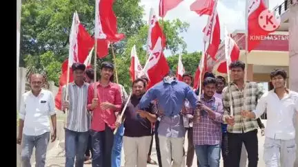 ఖమ్మం అర్బన్: ఇజ్రాయిల్ జాత్యహంకార దాడులకు బీజేపీ, బీజెవైఎం మద్దతు సిగ్గుచేటు: పట్టణంలో AISF జాతీయ కార్యవర్గ సభ్యులు రామకృష్ణ