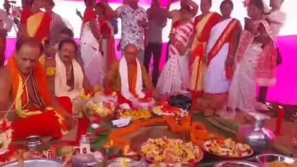 উদয়পুর: বন্ধুয়ার এলাকায় 97 কোটির বেশি টাকা ব্যয়ে তৈরি হচ্ছে সতীর 51 পীঠ, ভূমি পুজোতে উপস্থিত মুখ্যমন্ত্রী সহ অন্যরা