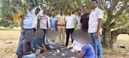 కుప్పం: చెల్దిగానిపల్లి గ్రామ సమీపంలో పేకాట స్థావరాలపై పోలీసుల మెరుపు దాడులు, 5 మంది అరెస్ట్