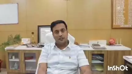 ग्यारसपुर: ज़िला कलेक्टर ने अधिकारियों को दिए जिले में निर्माण कार्यों की मॉनिटरिंग सिस्टम बनाने के निर्देश