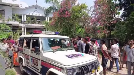 पुपरी: नानपुर के मोहनी महुआगाछि बाजार में टैम्पू दुर्घटनाग्रस्त, एक महिला समेत चार लोग घायल