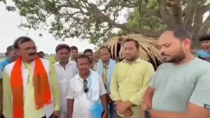 सनहौला: कहलगांव विधायक पवन यादव ने मुक्तापुर में किसानों की समस्या सुनकर समाधान का प्रयास किया