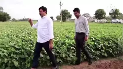 కూసుమంచి: నేలకొండపల్లిలో పల్లె ప్రజల జీవనశైలిపై పరిశీలించిన మంత్రి పొంగులేటి శ్రీనివాస రెడ్డి