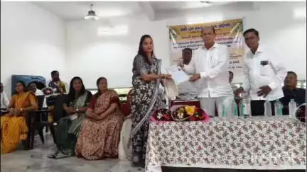 ઉમરગામ: ઘોડીપાડામાં કોળી પટેલ સમાજના વિજય સરપંચોનું સમાજે શાલ ઓઢાડી સન્માન કર્યુ