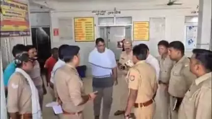 भिनगा: भिनगा जिला जेल में तैनात सिपाही 3 मंजिला छत से गिरकर घायल, जिला अस्पताल भिनगा में डॉक्टरों ने किया मृत घोषित