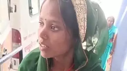 रुन्नी सैदपुर: खरपट्टी में दुर्घटना में एक व्यक्ति का पैर टूटा, सामुदायिक स्वास्थ्य केंद्र में भर्ती
