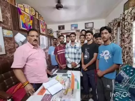 बल्ह: गागल गांव के युवाओं का प्रतिनिधिमंडल विधायक इंद्र सिंह गांधी से मिला, समस्याओं के समाधान की उठाई मांग