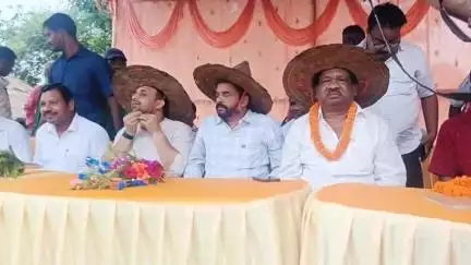 चाकुलिया: खड़ी पहाड़ी पूजा बाड़ाघाट मेला में उमड़ा श्रद्धा का सैलाब, मंत्री रामदास सोरेन सहित कई जनप्रतिनिधि हुए शामिल