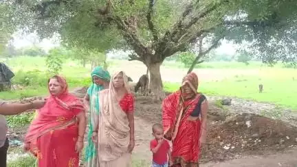 Parvati distic kasganj village jakhera 10 sal se pani bhra huaa he hamne kayi bar sikayat ki hamari sunbayi nahi huyihe0