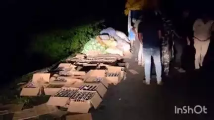 निवास: निवास-जबलपुर मार्ग पर निवास पुलिस ने पकड़ी की 39 पेटी अंग्रेजी शराब, 2 गिरफ़्तार, पिकअप वाहन समेत ₹12.77 लाख का माल जब्त