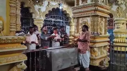 ବରଗଡ: ଜିଲ୍ଲା ଛାତ୍ର କଂଗ୍ରେସ ପକ୍ଷରୁ ବାଲେଶ୍ଵର FM କଲେଜର ଘଟଣାରେ ଛାତ୍ରୀଙ୍କ ପାଇଁ କରି ମାଁ ଶ୍ୟାମାକାଳୀ ମନ୍ଦିରରେ ଦୀପ ପ୍ରଜ୍ବଳନ କରାଗଲା