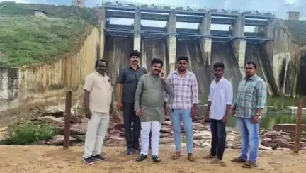 వెలుగోడు రిజర్వాయర్  సందర్శించిన :జిల్లా బిజెపి అధ్యక్షుడు అభిరుచి మధు కేసీ కెనాల్ నీళ్లు వదిలి రైతులను ఆదుకోండి