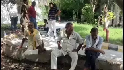 अतर्रा: दफ्तरा गांव में शराब के नशे में युवक छत से गिरा, हुई मौत, पुलिस ने शव को पीएम भेजा