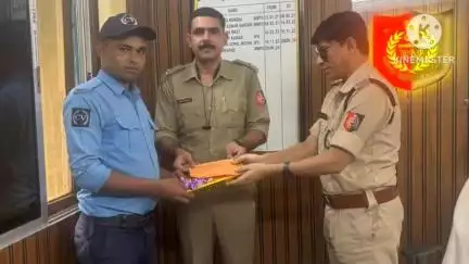 নয়াগ্রাম: ট্রেনিং থেকে অর্জিত প্রশাসনিক দক্ষতাকে কাজে লাগিয়ে কিশোরীর প্রাণ বাঁচালেন নয়াগ্ৰামের সিভিক ভলেন্টিয়ার