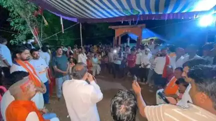 राजनगर विधायक अरविंद पटेरिया ने झूमर मंदिर में हनुमान जी के दर्शन किए और भंडारे में शामिल हुए