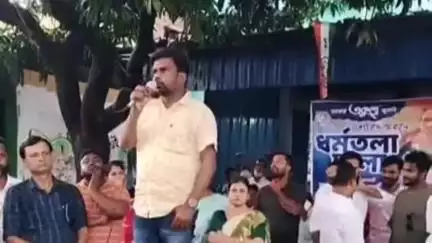 গোয়ালপোখর ২: চাকুলিয়া বিধানসভার সূর্যাপুর এলাকায় তৃণমূলের পথসভা উপস্থিত বিধায়ক
