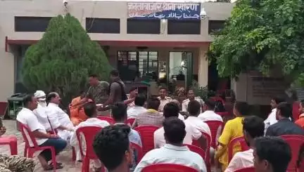 जनता बाजार श्रावण मेला हेतु थानाध्यक्ष एवम जनप्रतिनिधियों के साथ शान्ति समिति कि बैठक