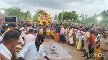 வாலாஜா: வாலாஜாபேட்டையில் உள்ள ஸ்ரீ திரௌபதி அம்மன் ஆலயத்தில் திரளான பக்தர்கள் தீமிதித்து நேர்த்தி கடன் செலுத்தினர்