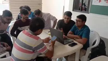 જૂનાગઢ: નોબલ સ્કૂલ બંસીધર સોસાયટી ખાતે આયુષ્માન વય વંદના કાર્ડ કેમ્પ યોજાયો, ધારાસભ્ય સહિતનાઓ ઉપસ્થિત રહ્યા
