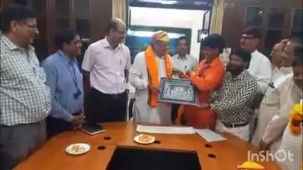 वल्लभनगर: नागेश्वर पार्श्वनाथ गौशाला के सदस्यों ने गोपालन पशुपालन डेयरी मंत्री जोगाराम कुमावत का किया स्वागत