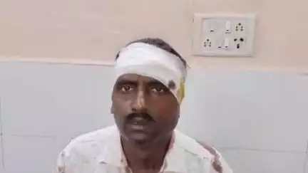 ఎన్ ఎస్ గేట్ సమీపంలో ఆటో అదుపుతప్పి బోల్తా దంపతులకు గాయాలు