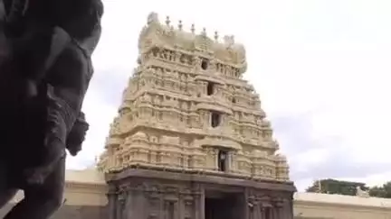 வேலூர்: வேலூர் கோட்டை ஜலகண்டேஸ்வரர் ஆலயத்தில் உலக நன்மைக்காக தமிழ் முத்தோரதல் நடைபெற்றது