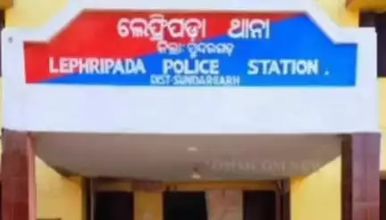 ସୁନ୍ଦରଗଡ ସହର: ଅଉଁଲା  ବାହାଲ ରେ ଯୁବକଙ୍କୁ ମରଣାନ୍ତକ ଆକ୍ରମଣ ଲେଫ୍ରି ପଡ଼ା ପୋଲିସ ଦ୍ୟୁରା ଦୁଇ ଗିରଫ ସୂଚନା କୋର୍ଟ ଚାଲାଣ ସୂଚନା