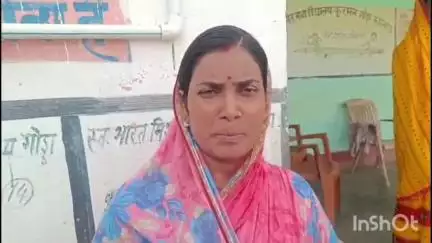 गोड्डा: गोड्डा प्रखंड के कुरमन उ. मध्य विद्यालय में मूलभूत सुविधाओं के अभाव से बच्चे और ग्रामीण परेशान
