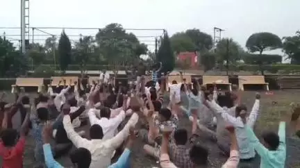 सीतामऊ: भाटखेड़ी में विश्व हिंदू परिषद व बजरंग दल का कार्यक्रम संपन्न, विद्यार्थी वन संचार एवं आत्मरक्षा के गुण बताए गए