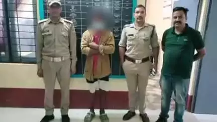 धारचूला: पुलिस ने 15 लीटर अवैध कच्ची शराब के साथ अभियुक्त को किया गिरफ्तार