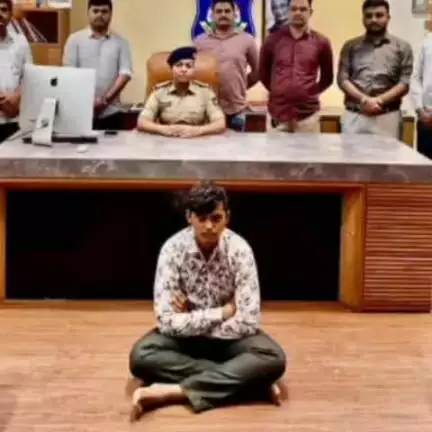 રાજકોટ દક્ષિણ: ઘંટેશ્વરમાં  છરીના ઘા ઝીંકી કાકાની હત્યા કરનાર આરોપી ભત્રીજાને ગણતરીની કલાકોમાં જ ઝડપી પાડતી ગાંધીગ્રામ પોલીસ