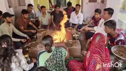 शिवगंज: शिवगंज शहर में आर्य समाज भवन में आयोजित साप्ताहिक सत्संग में कई लोग रहे शामिल