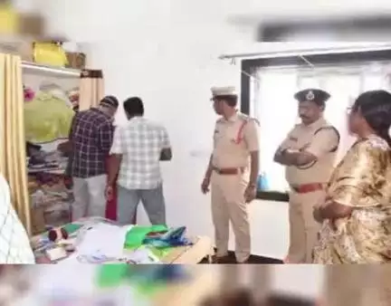జడ్చర్ల: జడ్చర్ల పట్టణంలో  బోనాల పండుగకు పట్నం వెళితే ఇల్లు  20 తులాల బంగారు ఆభరణాలు గుల్ల