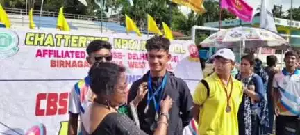 ସୁନ୍ଦରଗଡ ସହର: ପୂର୍ବାଞ୍ଚଳ ସିବିଏସଇ ତୀରନ୍ଦାଜୀ ପ୍ରତିଯୋଗିତାରେ ସୁନ୍ଦରଗଡ଼ ପବ୍ଲିକସ୍କୁଲ ଛାତ୍ର  ଓମ ପଟେଲ  ପଶ୍ଚିମବଙ୍ଗର ଏକ ସ୍କୁଲରେ ଦ୍ୱିତୀୟ ହେଲେ
