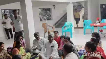 চুঁচুড়া-মগরা: একুশে জুলাই ও এলাকার উন্নয়নের খতিয়ান নিয়ে বৈঠক করলেন বিধায়ক এমন ছবি চুঁচুড়ায়