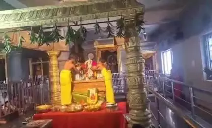 సంగారెడ్డి: వైభవంగా వైకుంఠపురం శ్రీ వెంకటేశ్వర స్వామి కళ్యాణోత్సవం, అధిక సంఖ్యలో పాల్గొన్న భక్తులు