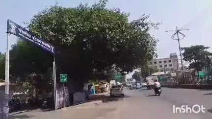 अमरावती: शहर बस चीऑटो रिक्षाला धडक, राजापेठ पोलीस स्टेशन अंतर्गत सातुर्णा पेट्रोल पंप समोरील घटना