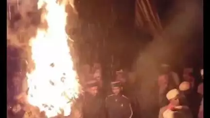 कुल्लू: 70 फीट लंबी जलती मशाल के साथ गांव की परिक्रमा, कनौन में दिखी भक्ति की मिसाल