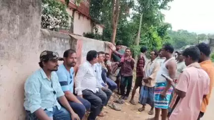 ପାରଳାଖେମୁଣ୍ଡି: ଅଲ୍ ଇଣ୍ଡିଆ ଟ୍ରାଇବଲ ଫରୋମ ର ସଦସ୍ୟଙ୍କ ଡାକ୍ତର ବାଞ୍ଜାରୀ ଗାଁ ଗସ୍ତ ।