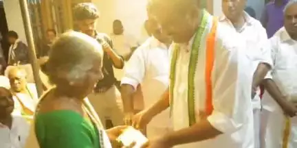 കുന്നത്തൂർ: മുതുപിലാക്കാട് കിഴക്ക് നടന്ന മഹാത്മാഗാന്ധി കുടുംബ സംഗമം കൊടിക്കുന്നിൽ സുരേഷ് എം.പി ഉദ്ഘാടനം ചെയ്തു