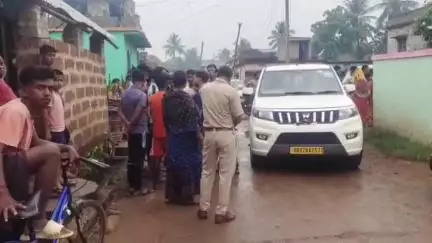 ହିନ୍ଦୋଳ: ବମ୍ପା ଗ୍ରାମରେ ମଦ ମୃତ୍ୟୁ ଘଟଣାରେ ୬ ଜଣଙ୍କୁ ଗିରଫ କଲା ଅବକାରୀ ବିଭାଗ